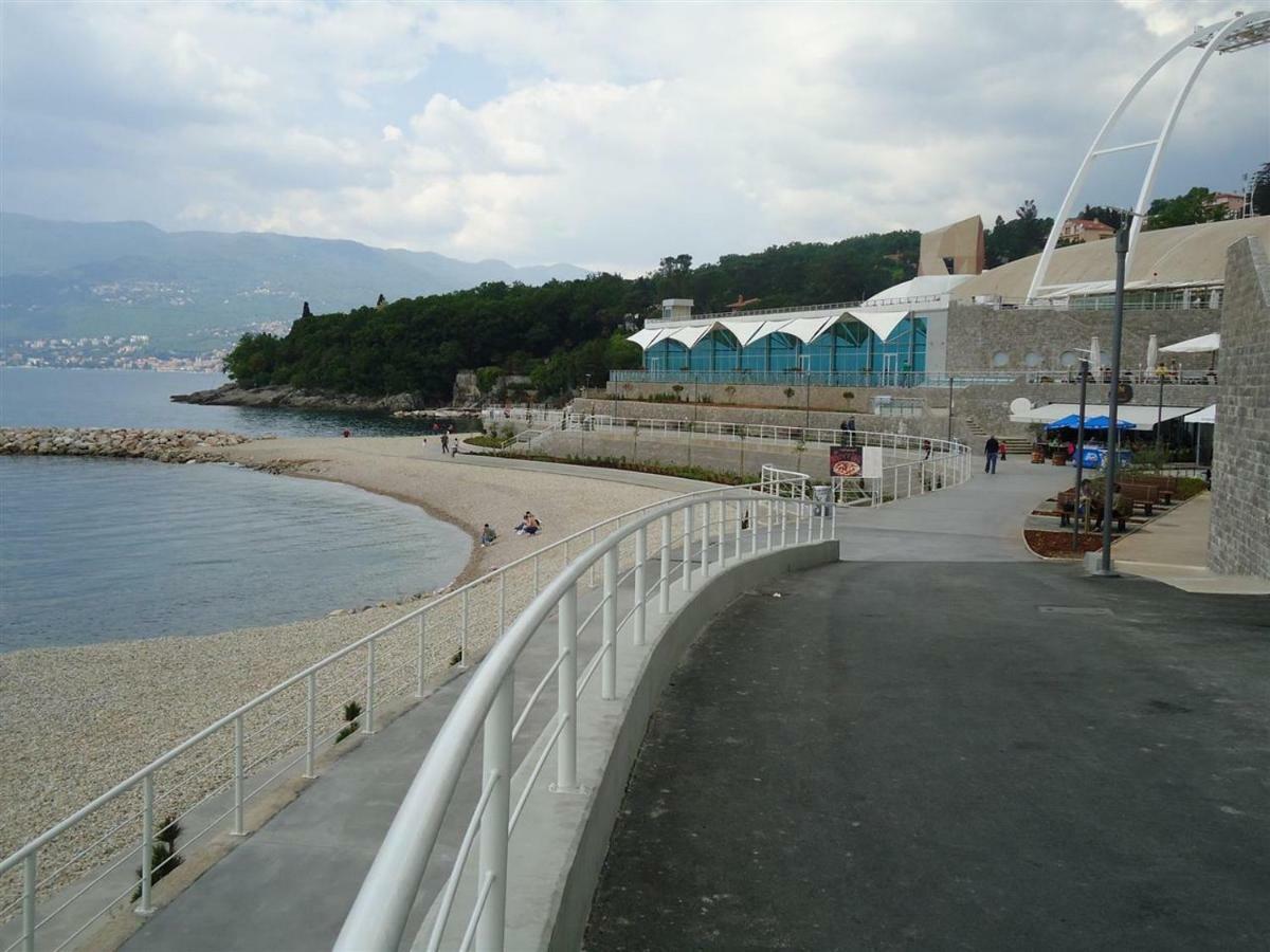 Deluxe Apartment Dora With A Private Parking, Terrace And See View Rijeka Extérieur photo