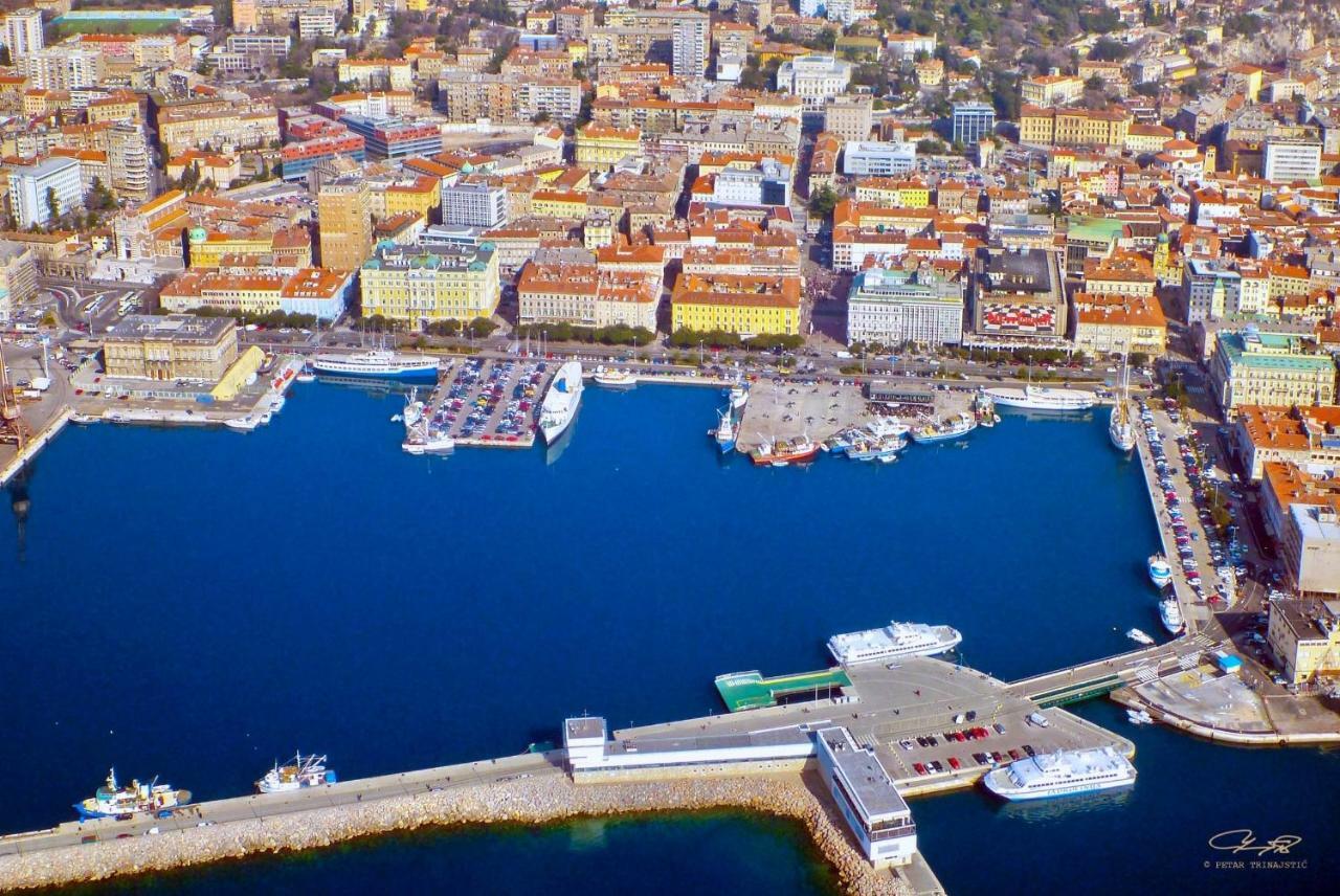 Deluxe Apartment Dora With A Private Parking, Terrace And See View Rijeka Extérieur photo
